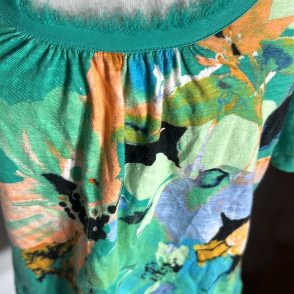 Green floral open back t shirt - Picture 2 of 4